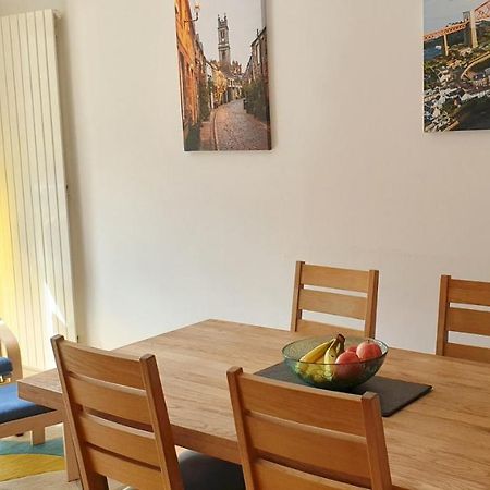 Altido Alluring 3Br Apt Near The Centre With Parking Edinburgh Bagian luar foto
