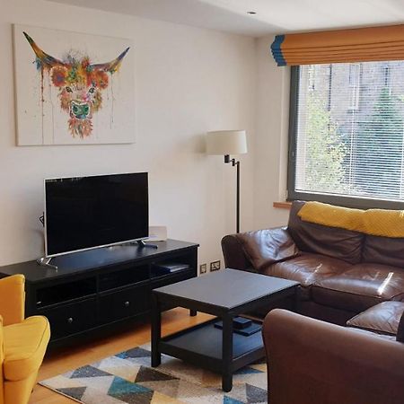 Altido Alluring 3Br Apt Near The Centre With Parking Edinburgh Bagian luar foto