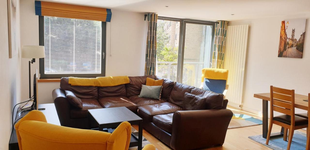 Altido Alluring 3Br Apt Near The Centre With Parking Edinburgh Bagian luar foto