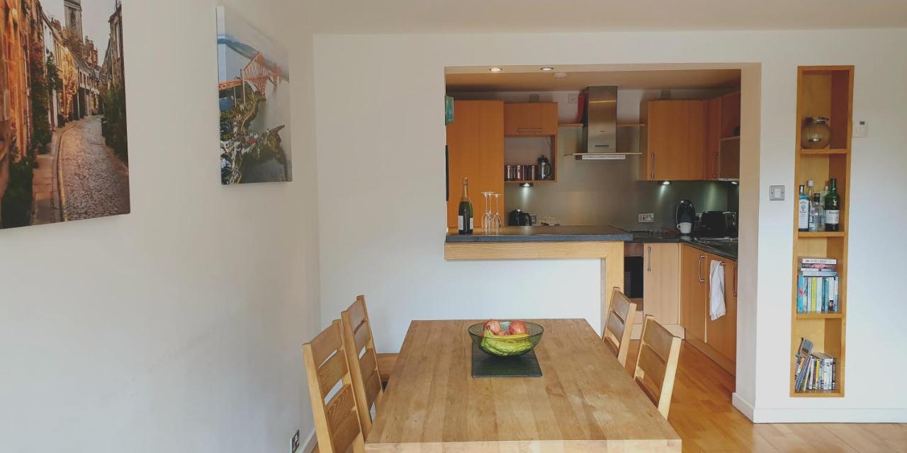 Altido Alluring 3Br Apt Near The Centre With Parking Edinburgh Bagian luar foto