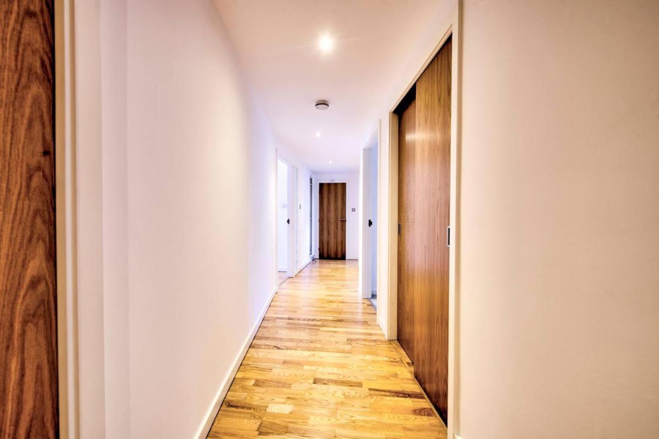Altido Alluring 3Br Apt Near The Centre With Parking Edinburgh Bagian luar foto