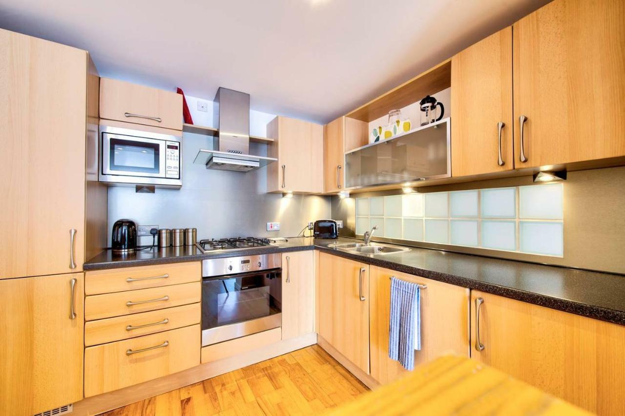 Altido Alluring 3Br Apt Near The Centre With Parking Edinburgh Bagian luar foto